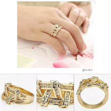 Load image into Gallery viewer, NYSA The Swarovski Crystal Cocktail Ring In Gold And Rose Gold Vista Shops