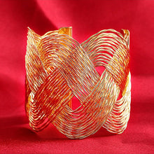 Load image into Gallery viewer, ROMANCE The Interlocking Waves Bracelet Vista Shops